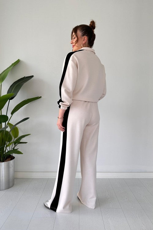 Casual Elegance Women’s Sweatsuit 21