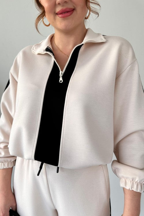 Casual Elegance Women’s Sweatsuit 21